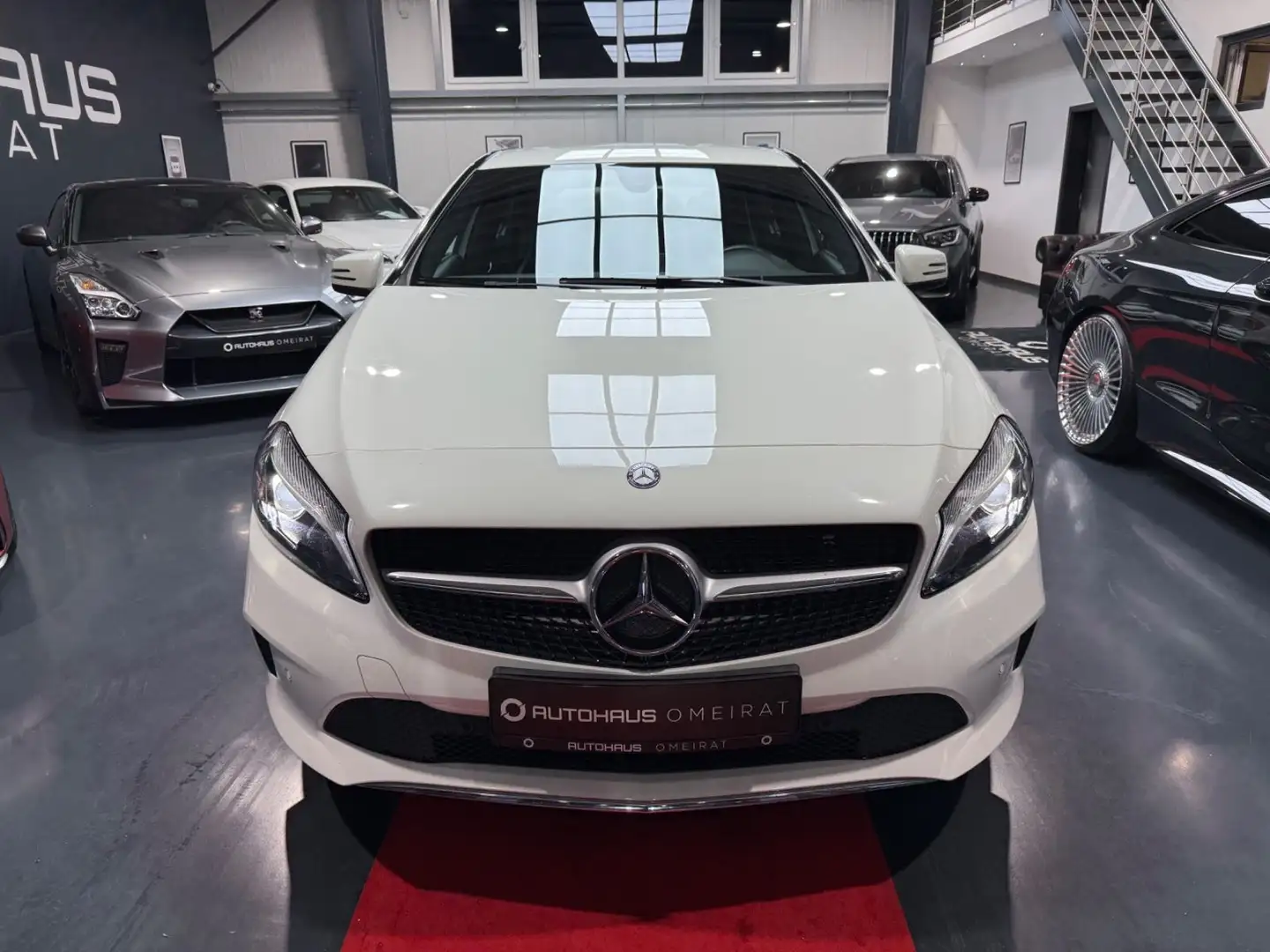 Mercedes-Benz A 180 Score 1-Hand/Navi/PDC/SHZ/LED Blanc - 2