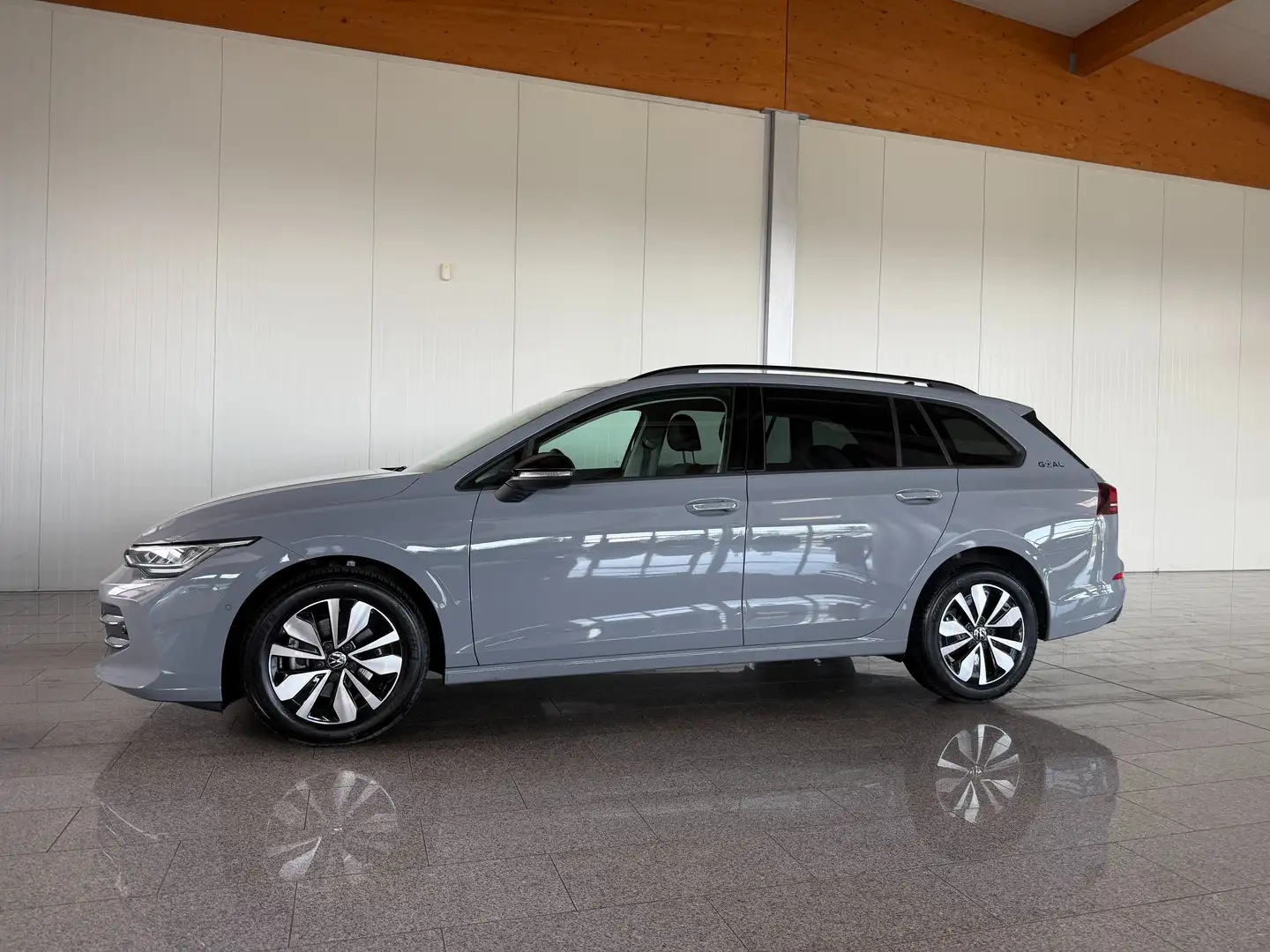 Volkswagen Golf Variant 1.5 TSI 85 kW Goal Garantie bis 04/2030 Grau - 1