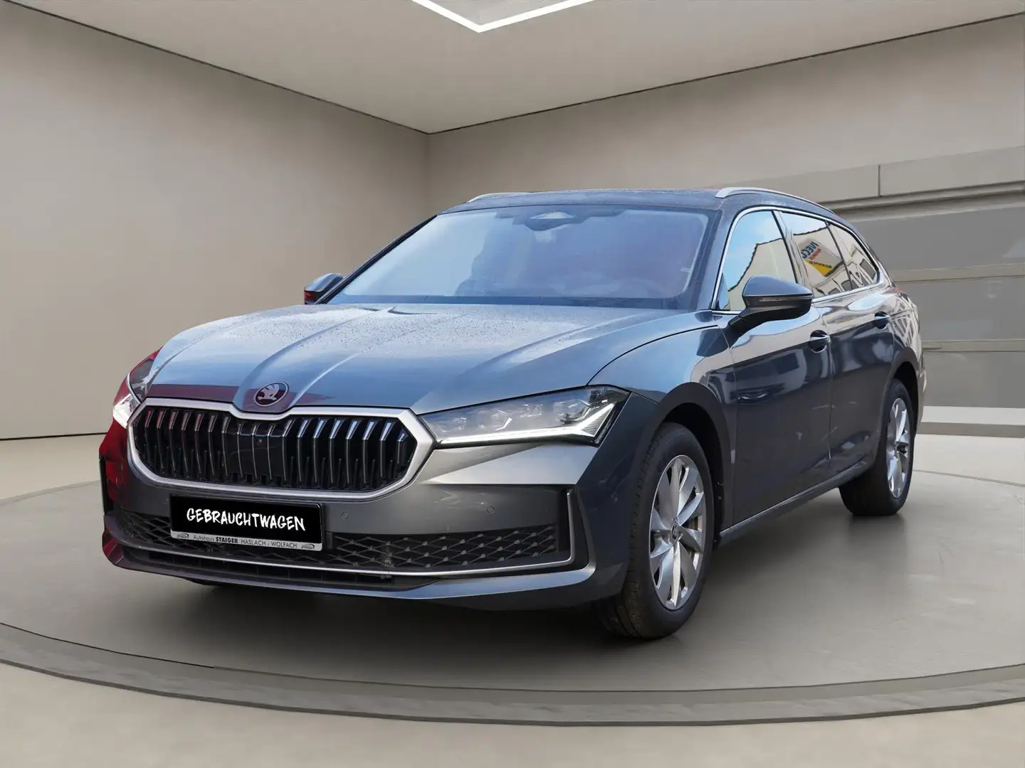 Skoda Superb Combi Selection 2.0 TDI DSG+ACC+Navi+Pano Grau - 1