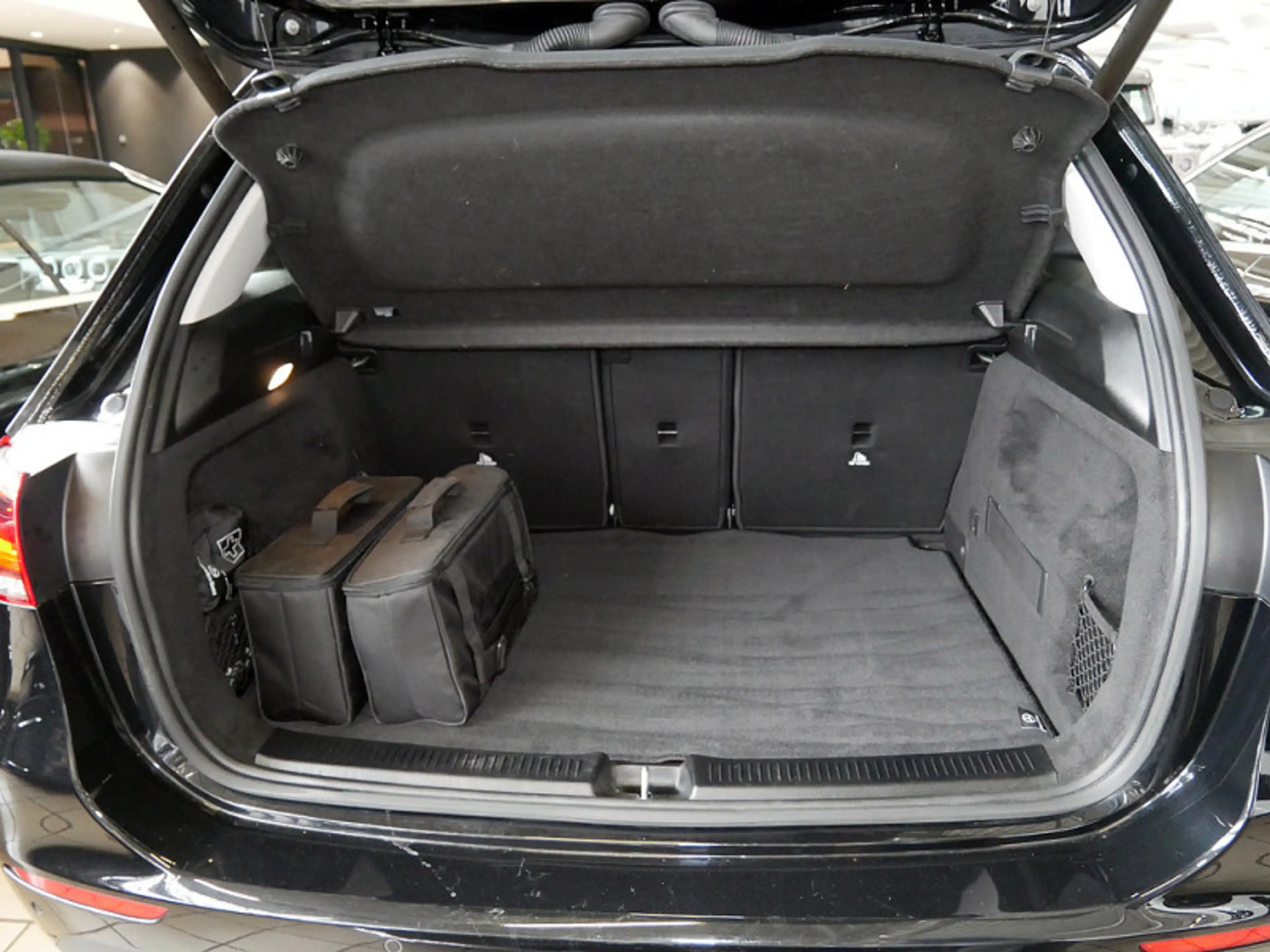 Mercedes-Benz B 250 e KAMERA SPUR PDC SHZ — photo 11