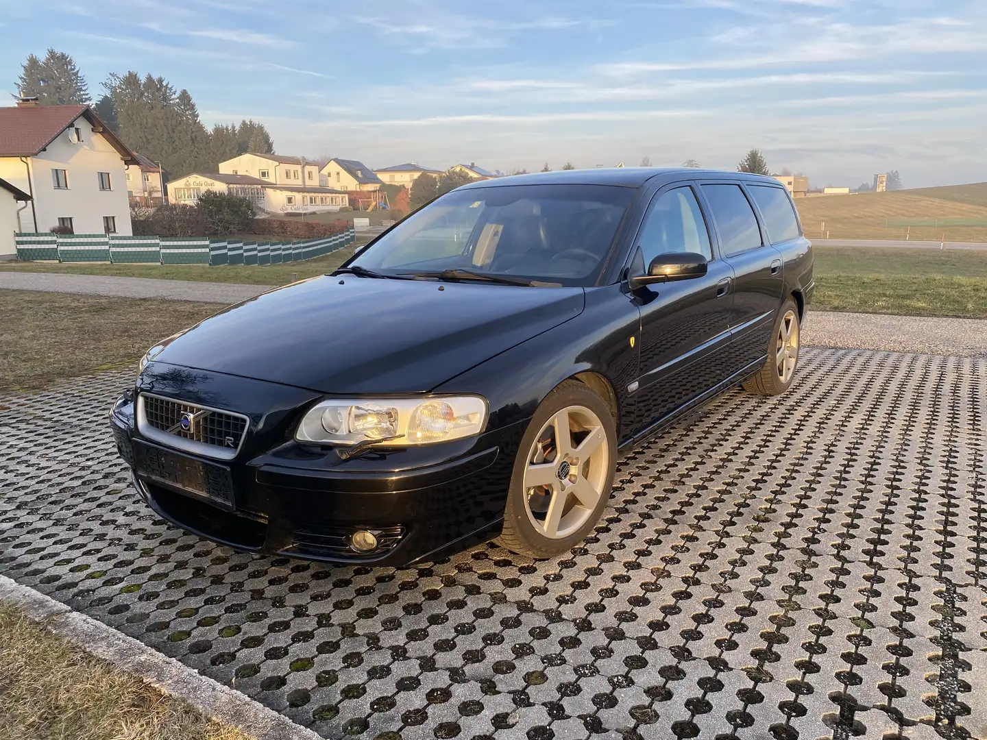 Volvo V70 R Youngtimer 2.5 AWD Manual - 1