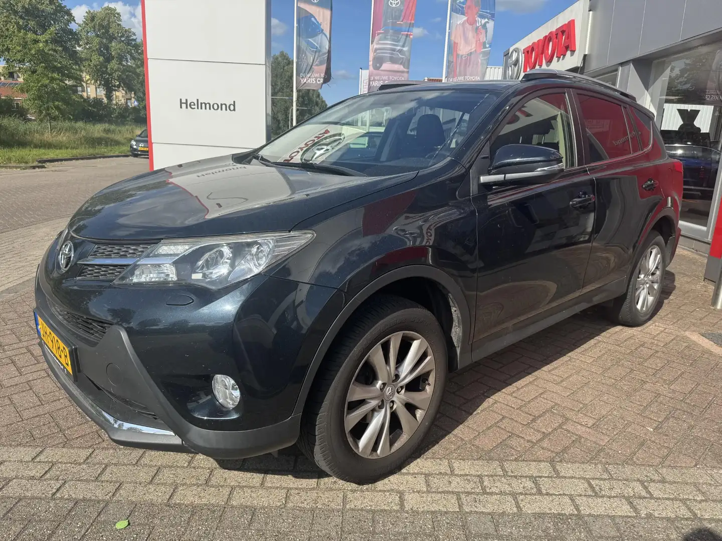 Toyota RAV 4 2.0 Executive Business 4WD Automaat Grijs - 2