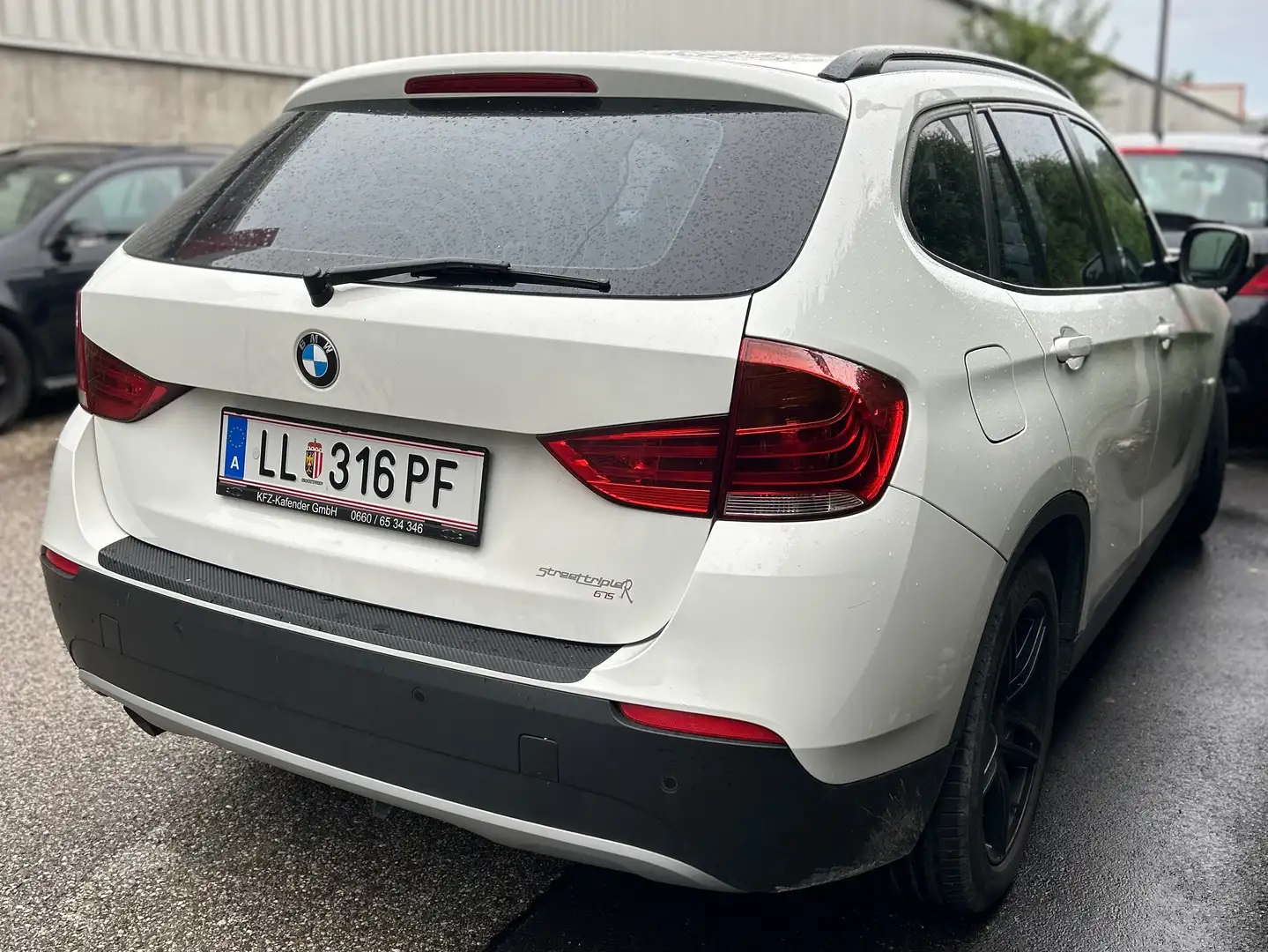 BMW X1 X1 xDrive18d Österreich Paket Weiß - 1