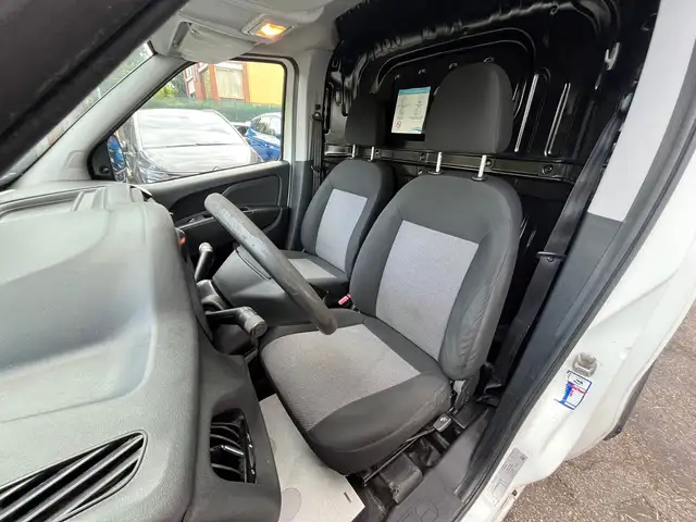 Fiat Doblo view 8