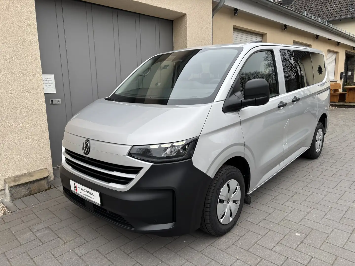 Volkswagen T7 Caravelle Lager und Vorlauf - 2 Wochen Gri - 2
