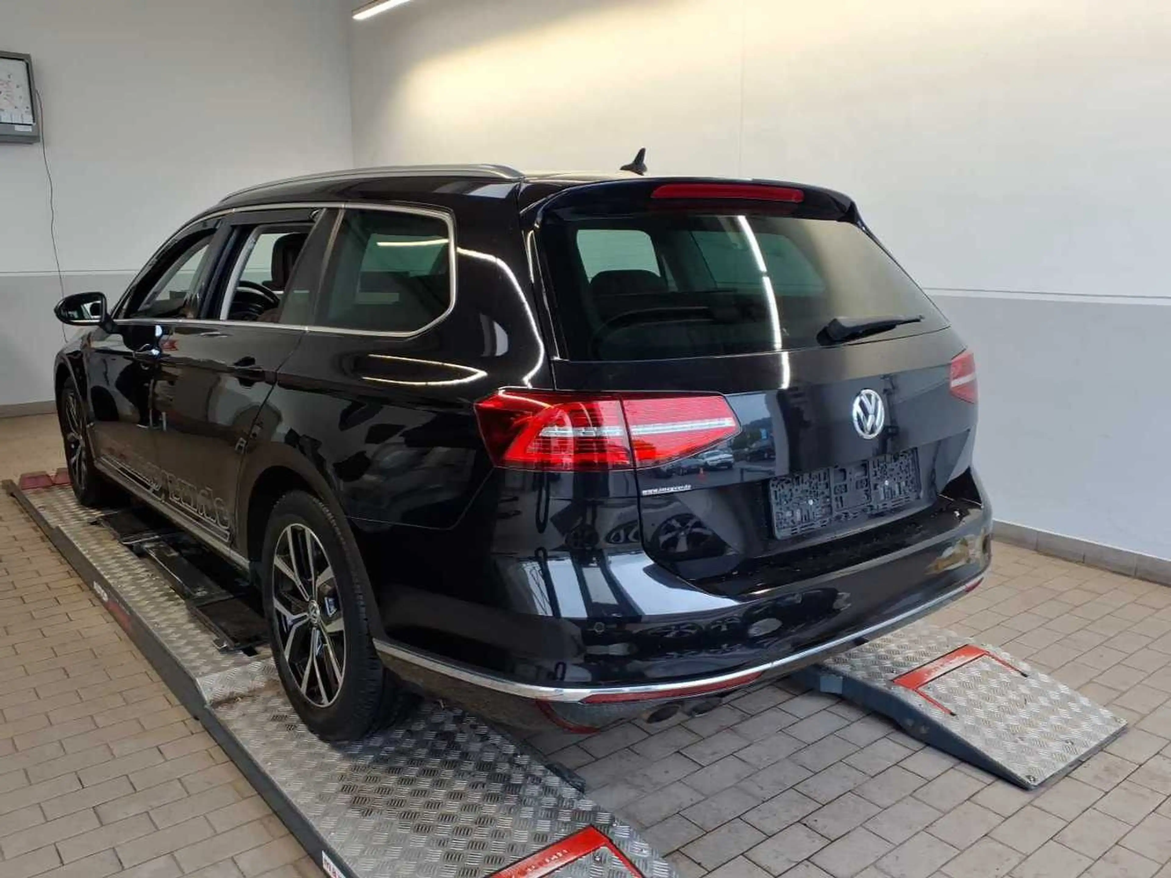 Volkswagen Passat Variant Highline 2.0TDI DSG +LED+KAMERA+A — photo 5