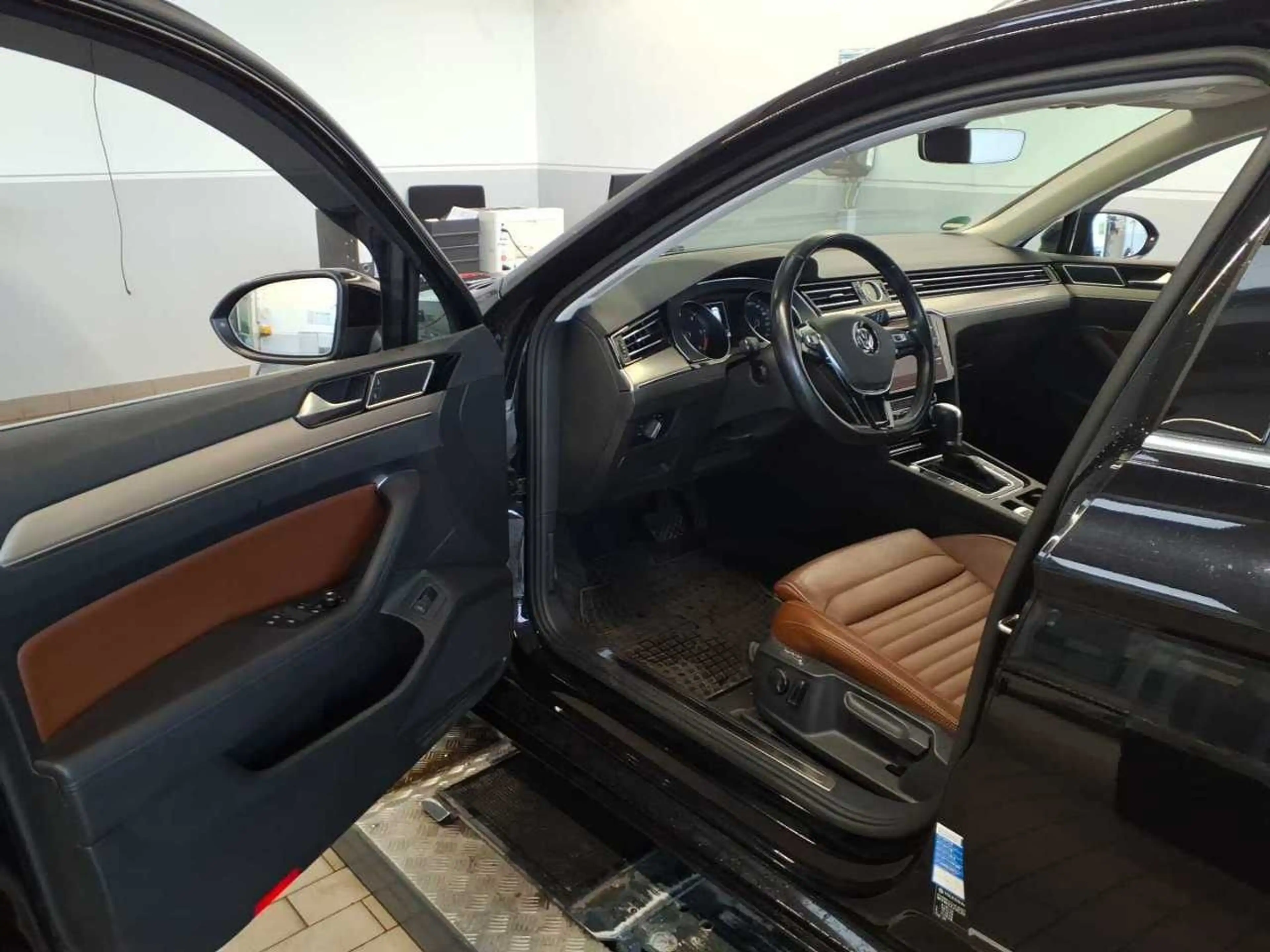 Volkswagen Passat Variant Highline 2.0TDI DSG +LED+KAMERA+A — photo 3