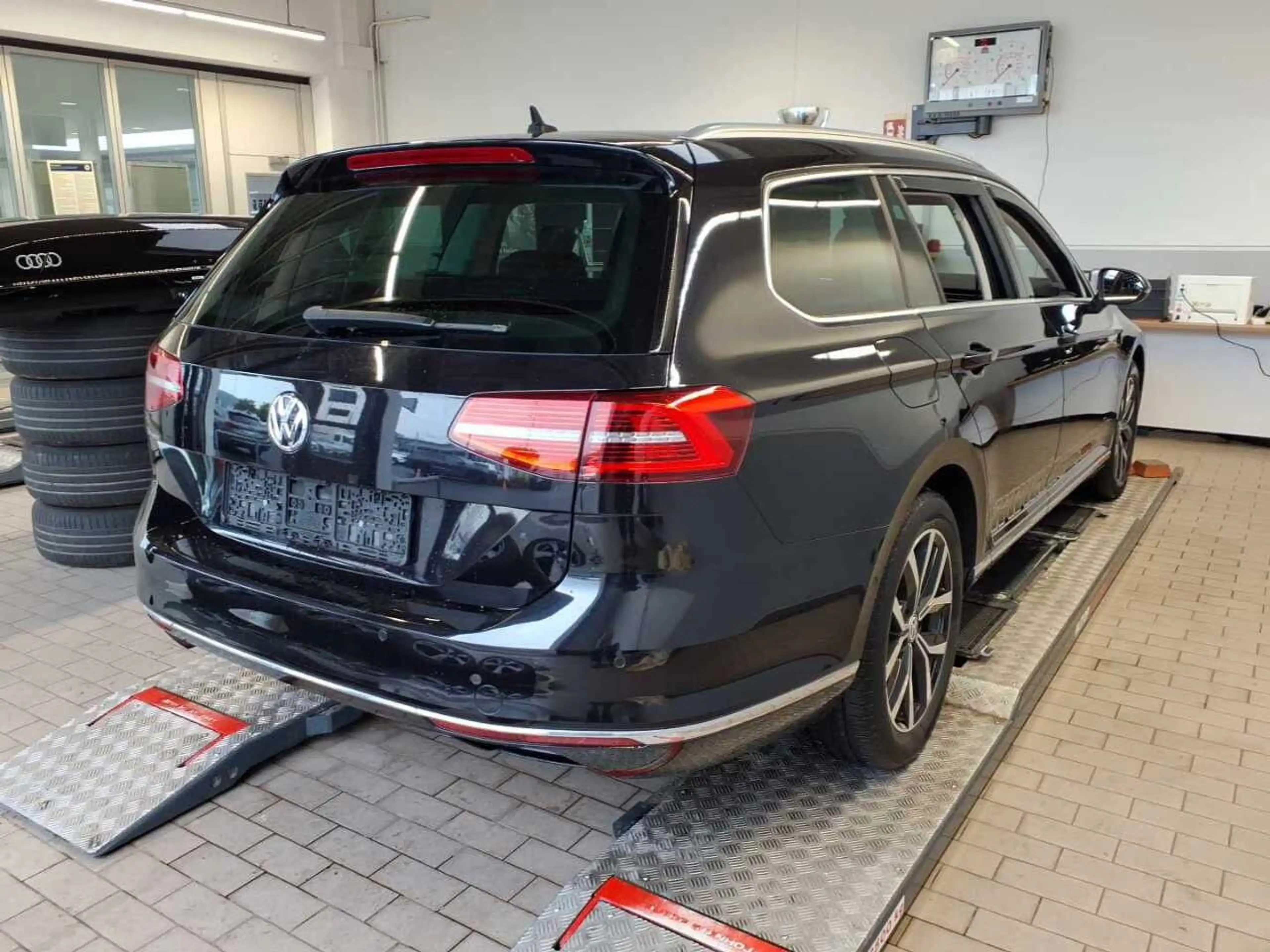Volkswagen Passat Variant Highline 2.0TDI DSG +LED+KAMERA+A — photo 8