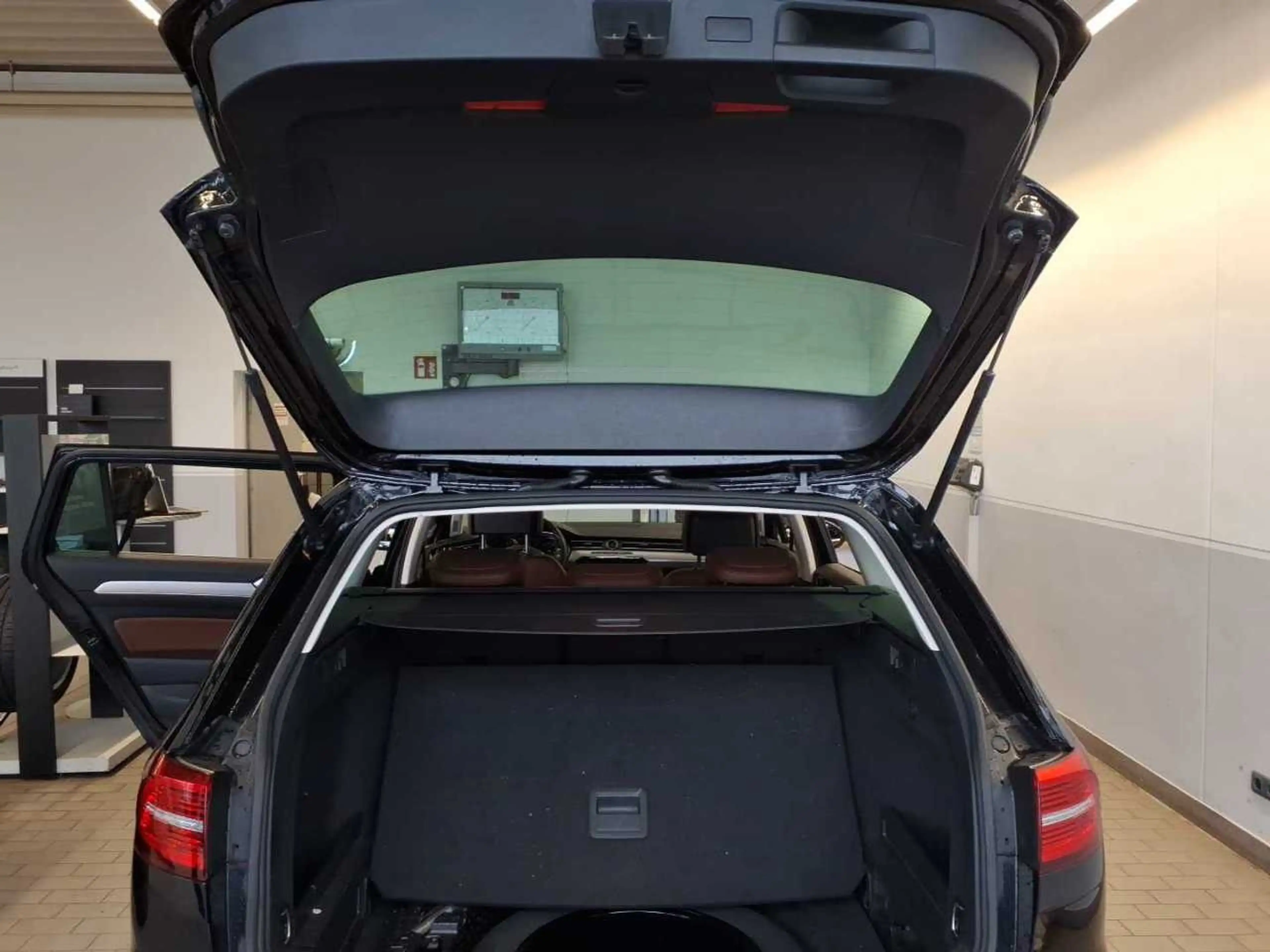 Volkswagen Passat Variant Highline 2.0TDI DSG +LED+KAMERA+A — photo 6