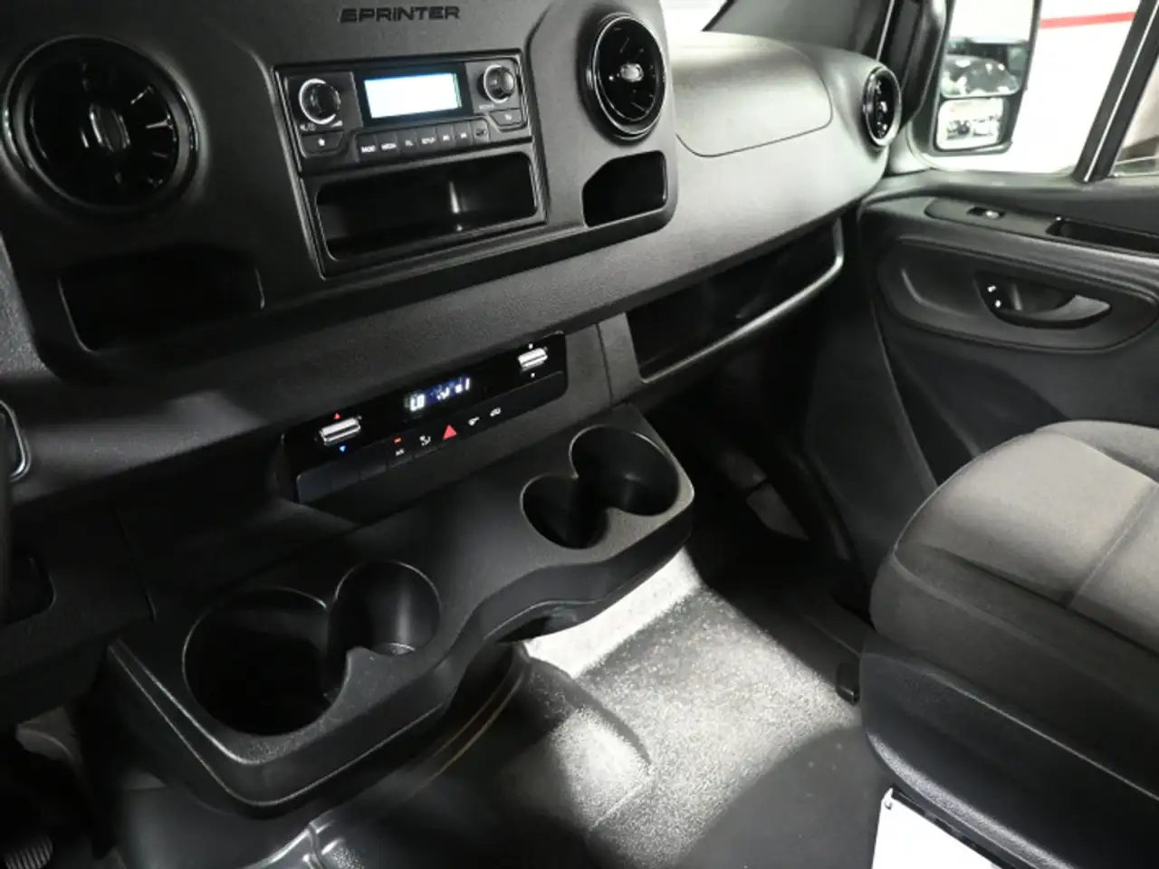 Mercedes-Benz Sprinter photo Mercedes-Benz Sprinter