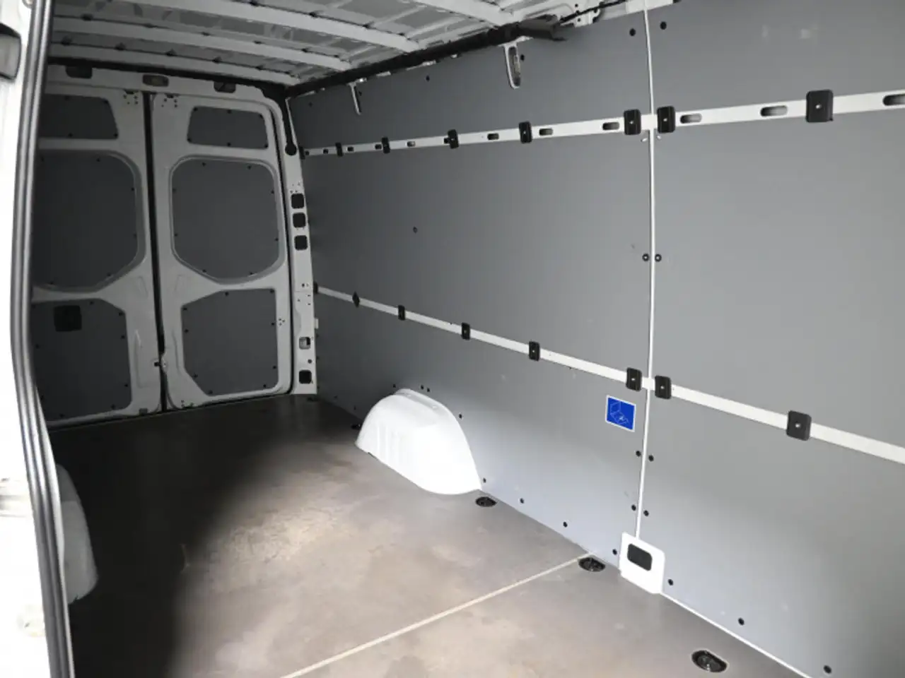 Mercedes-Benz Sprinter photo Mercedes-Benz Sprinter