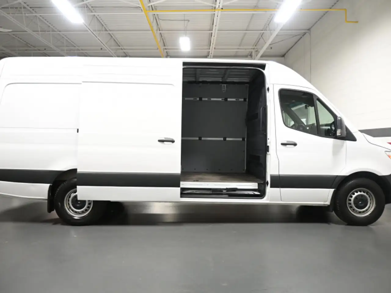 Mercedes-Benz Sprinter photo Mercedes-Benz Sprinter