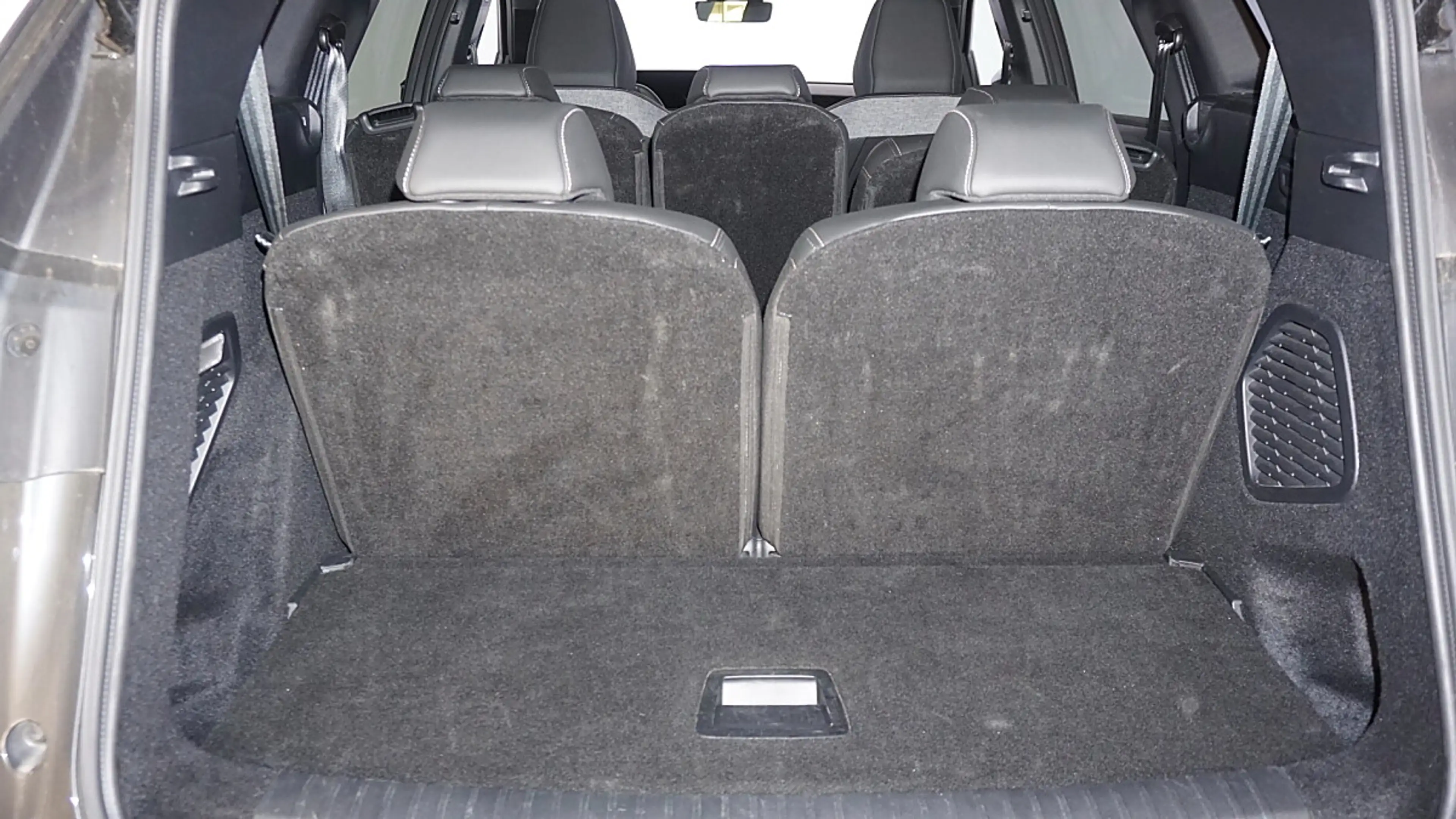 Peugeot 5008 mHEV 136 e-DCS6 Allure Aut. — photo 14