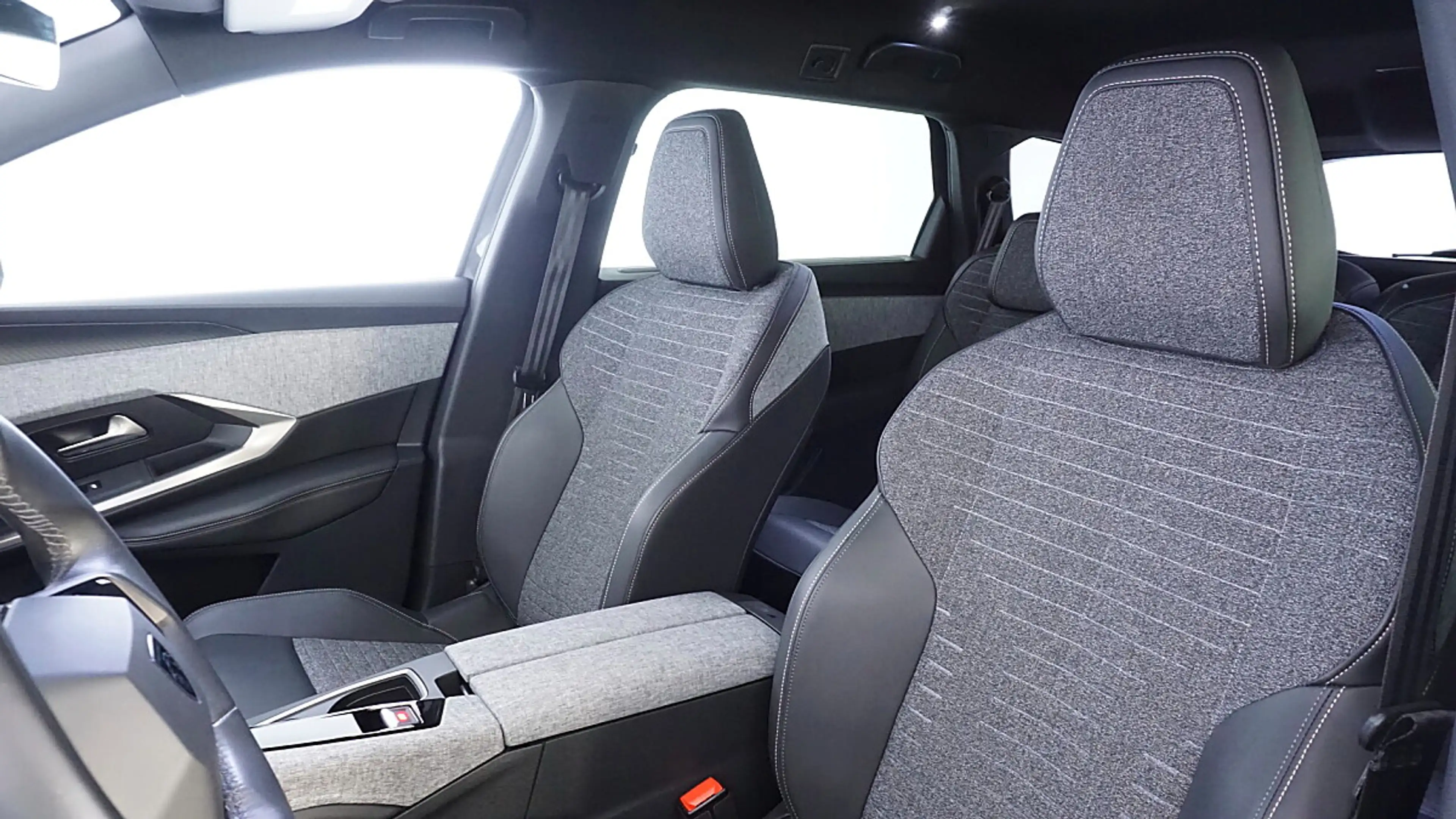 Peugeot 5008 mHEV 136 e-DCS6 Allure Aut. — photo 8