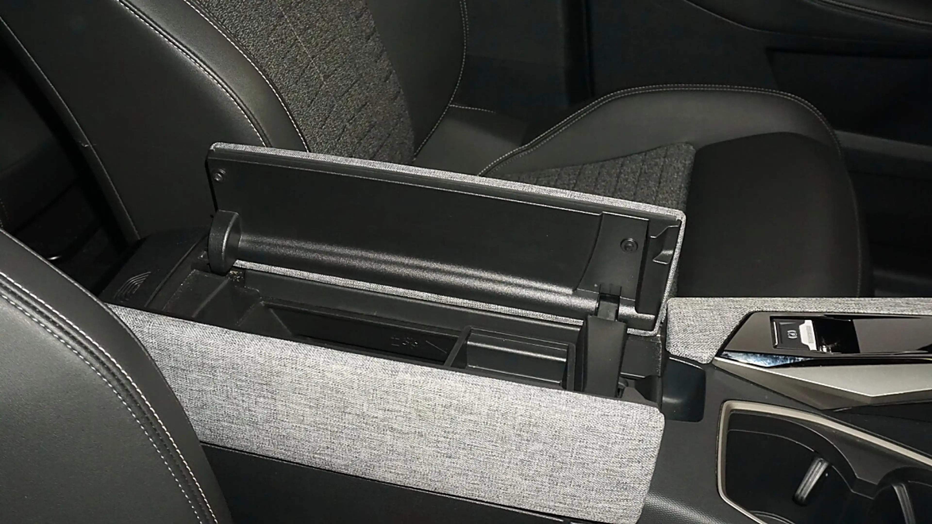 Peugeot 5008 mHEV 136 e-DCS6 Allure Aut. — photo 7