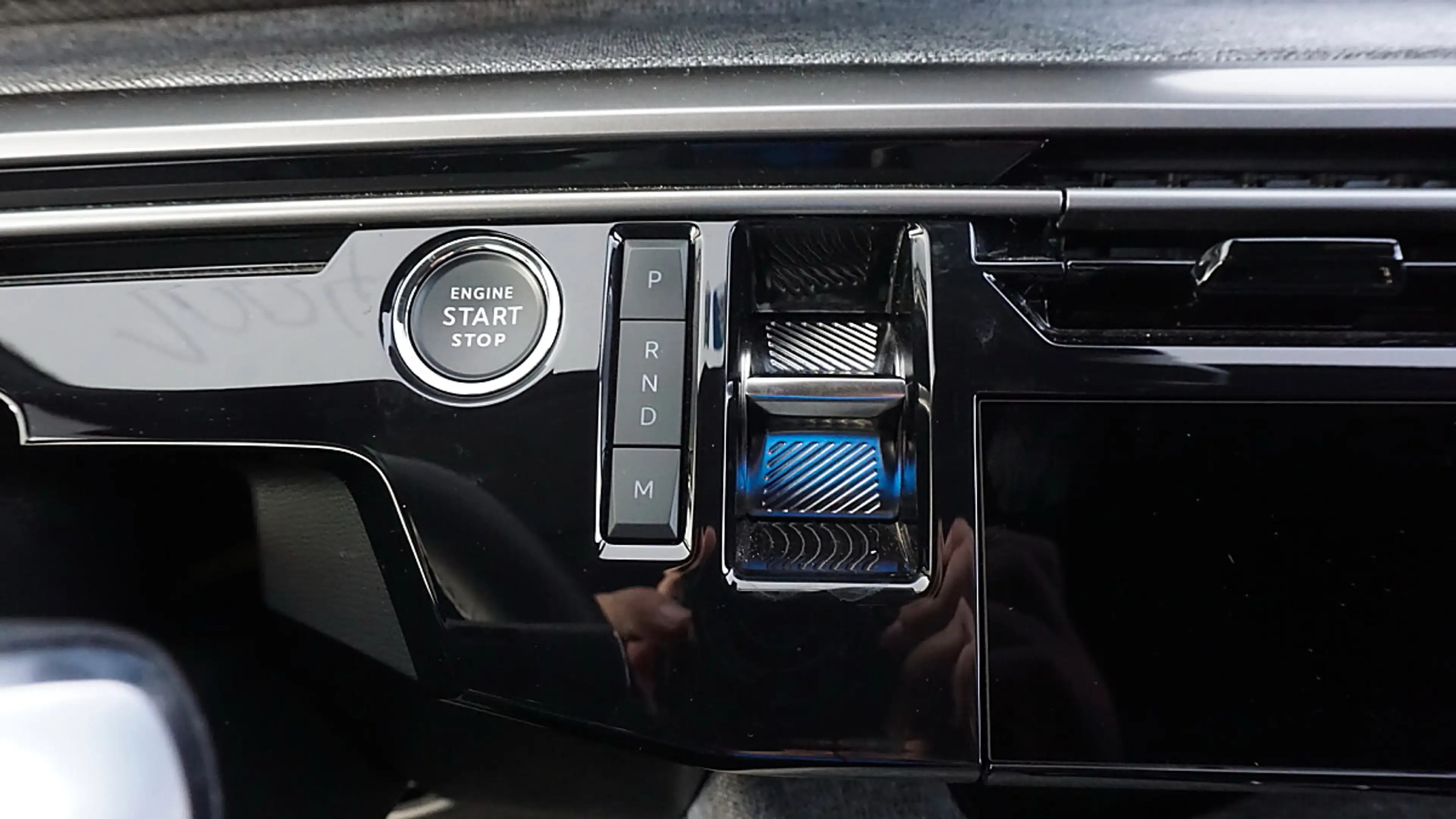 Peugeot 5008 mHEV 136 e-DCS6 Allure Aut. — photo 13