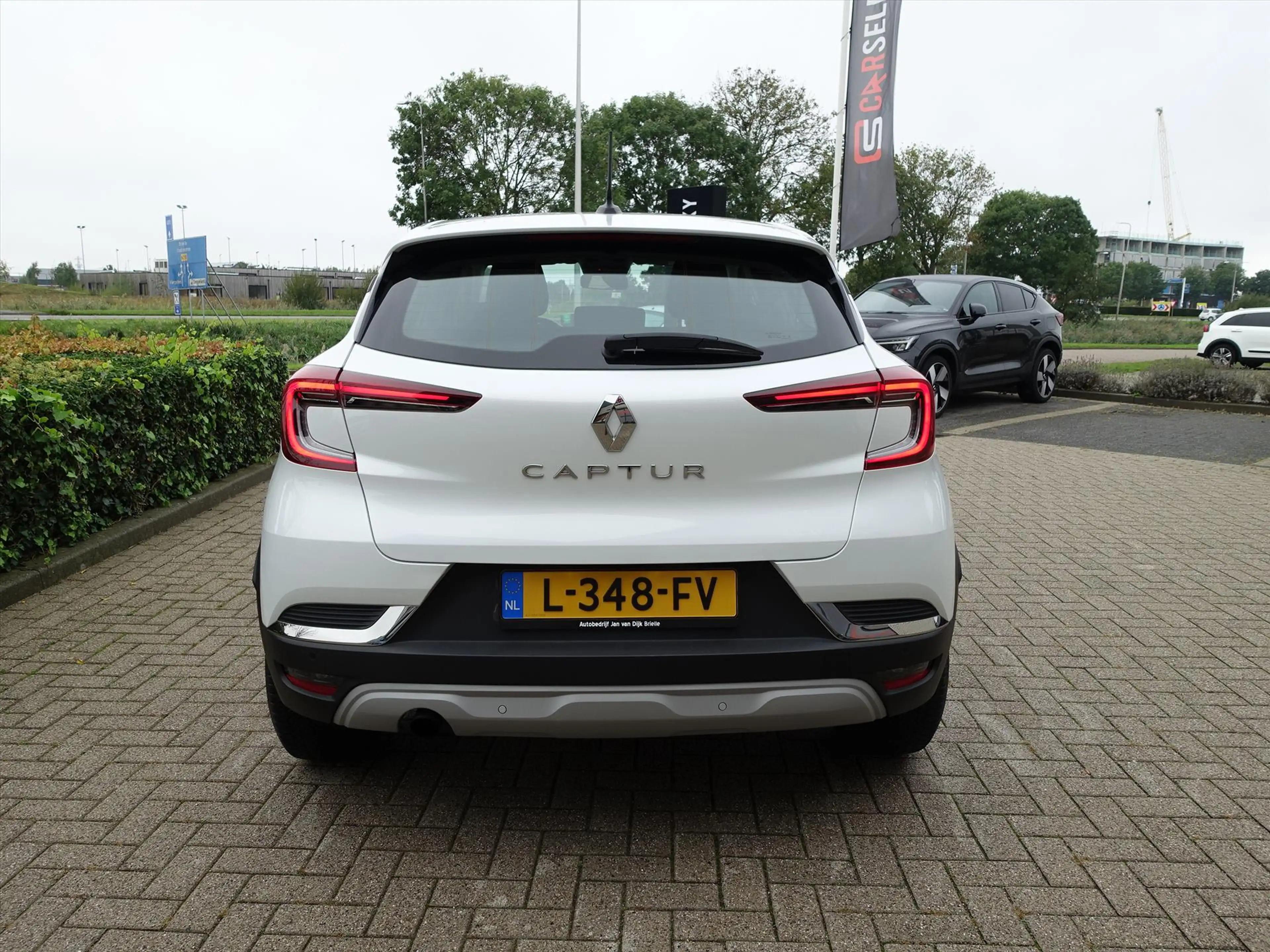 Renault Captur TCe 101pk Life 4 SEIZOENENBANDEN — photo 4