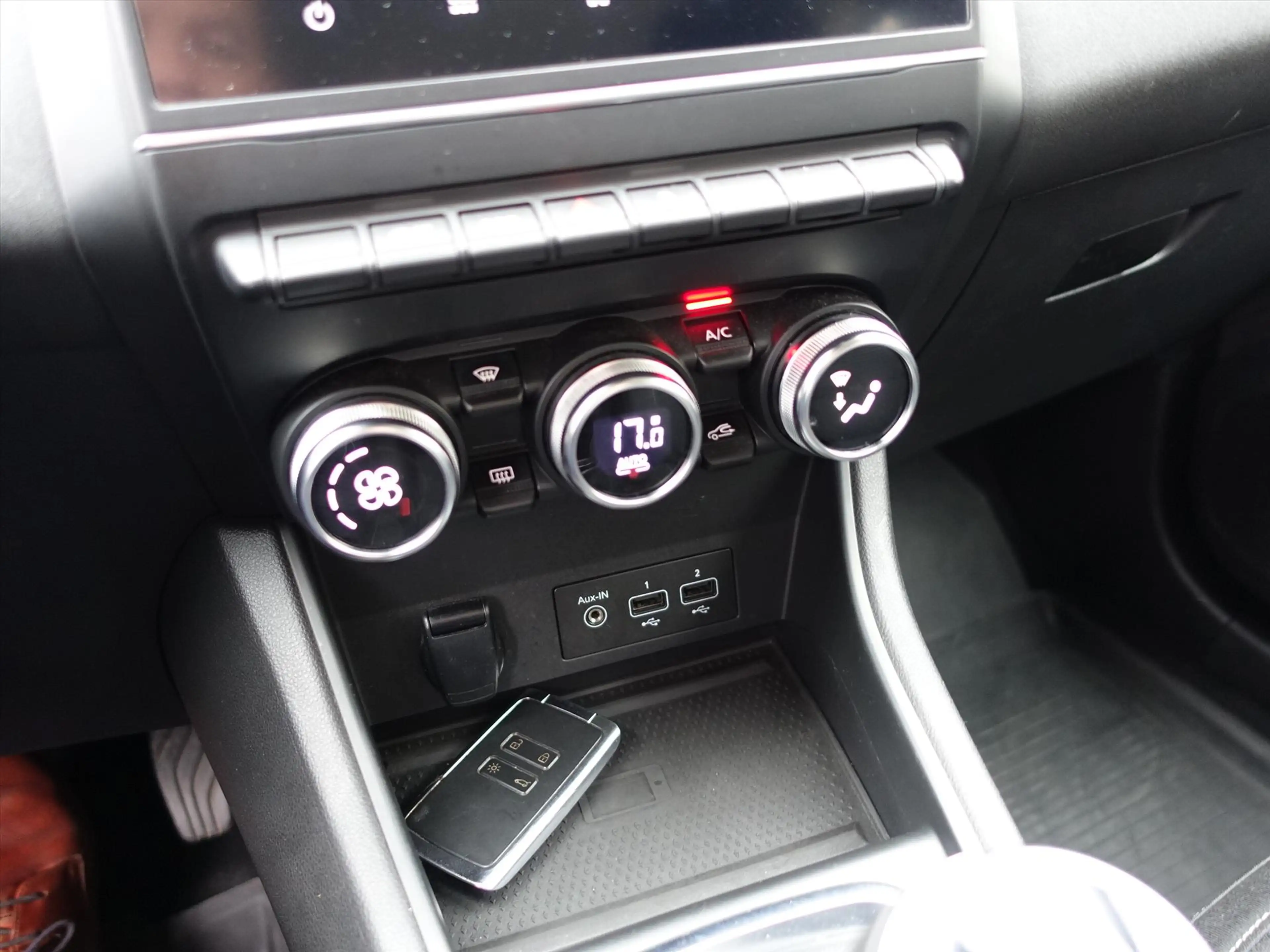 Renault Captur TCe 101pk Life 4 SEIZOENENBANDEN — photo 16