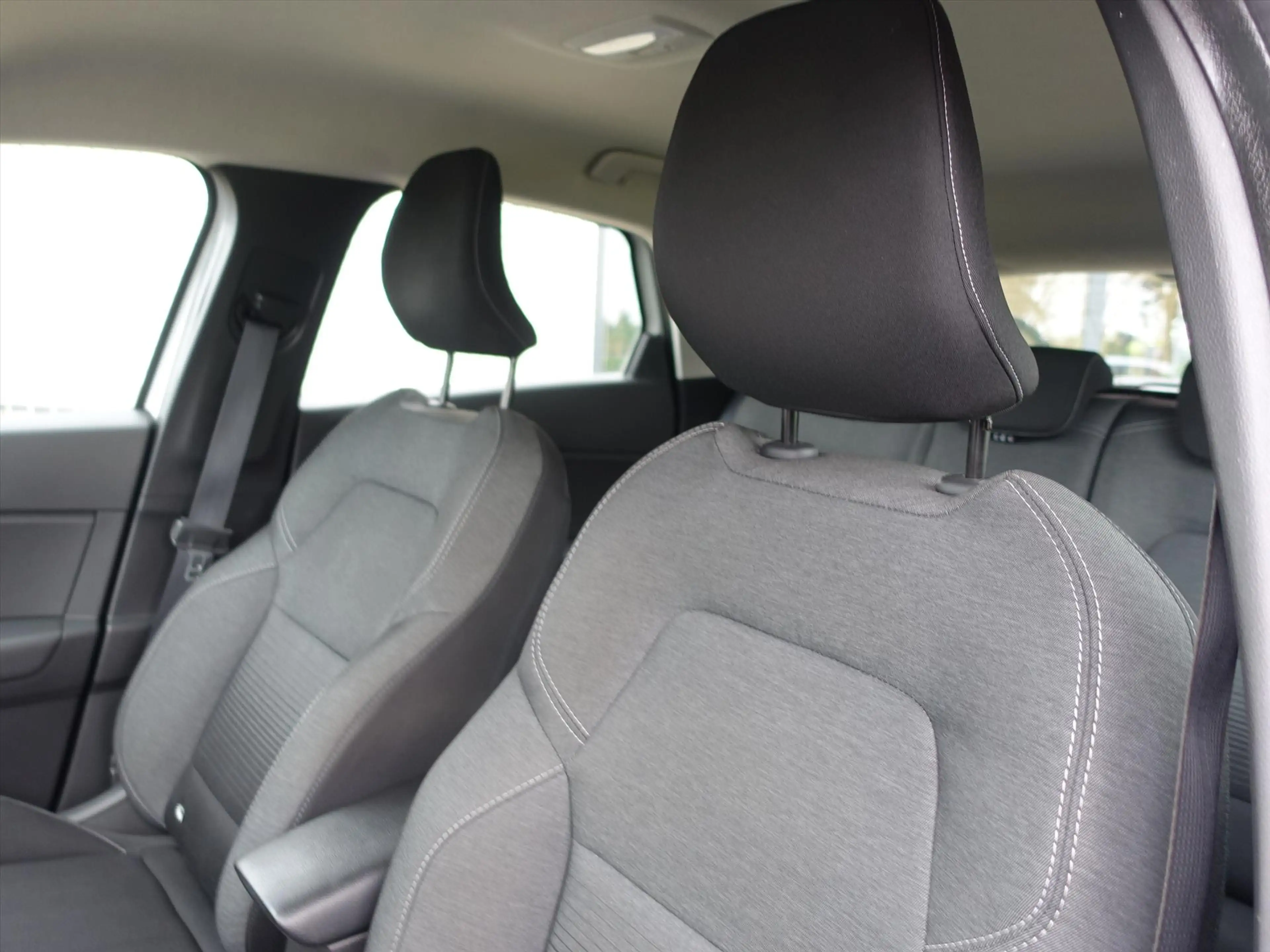 Renault Captur TCe 101pk Life 4 SEIZOENENBANDEN — photo 12
