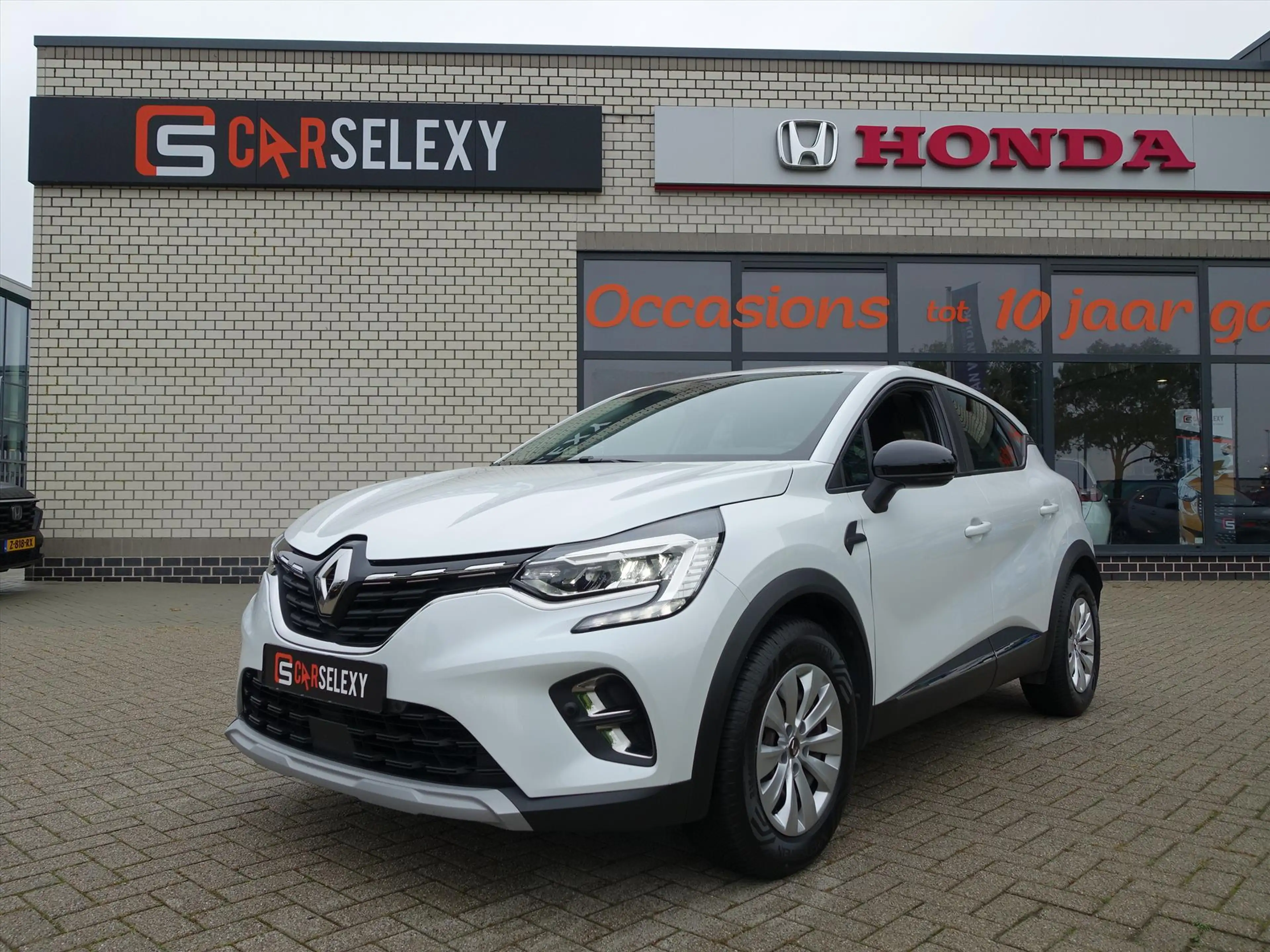 Renault Captur TCe 101pk Life 4 SEIZOENENBANDEN