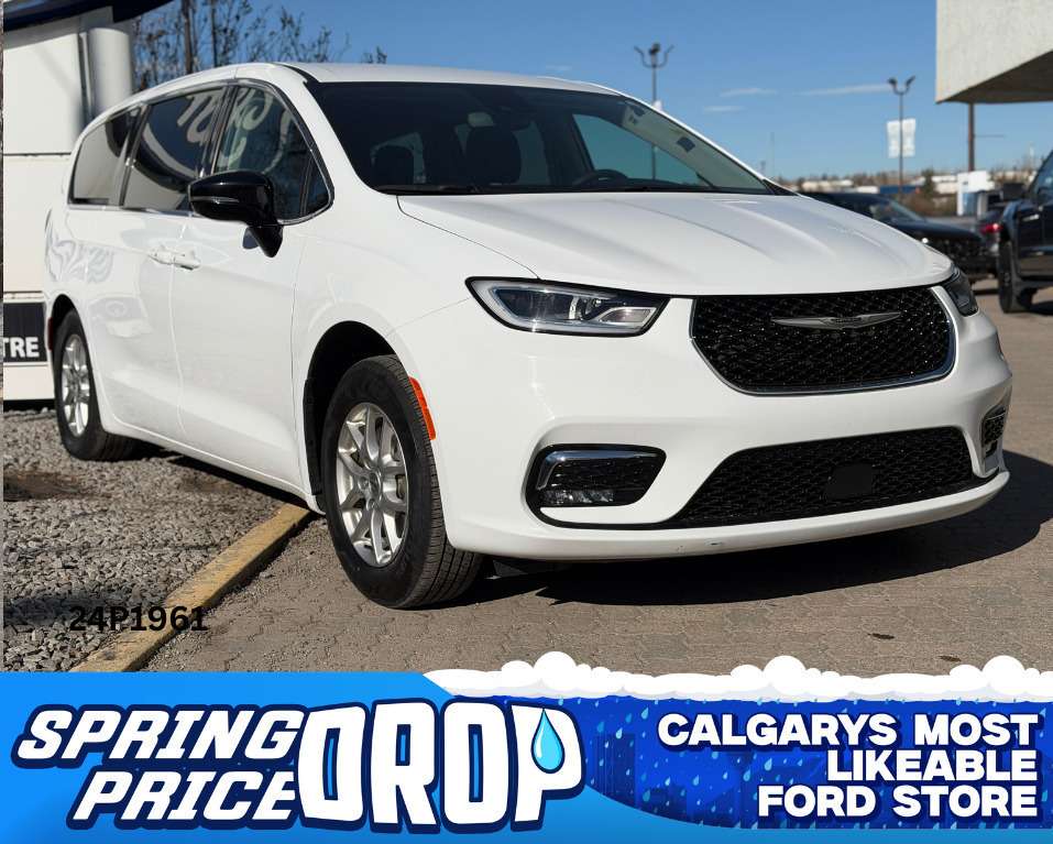 White 2024 Chrysler Pacifica Minivan Front-Wheel Drive 9-Speed Automatic