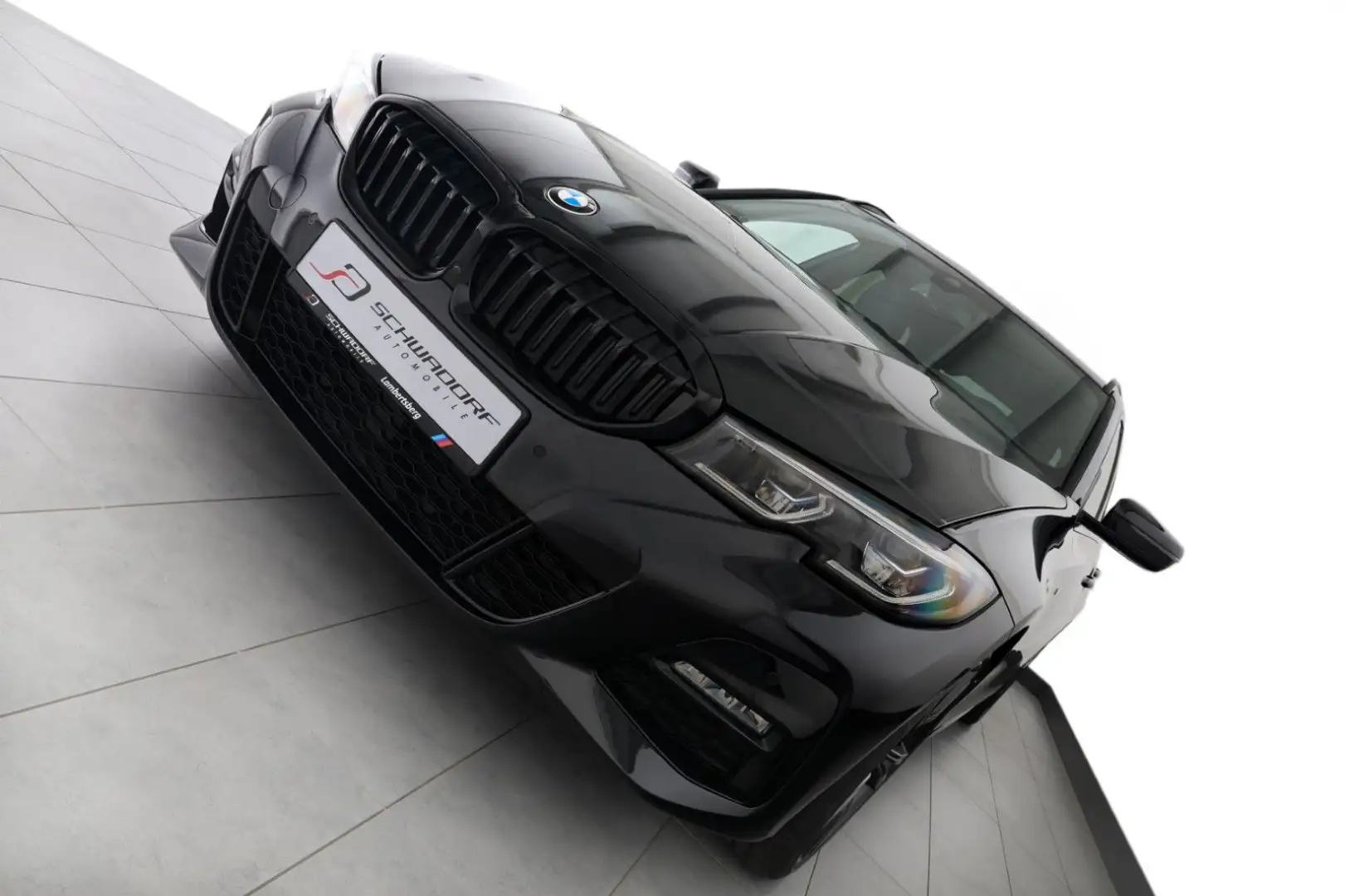 BMW 330 d Touring M Sport PANO LASER HIFI RFK AHK 19" Schwarz - 2