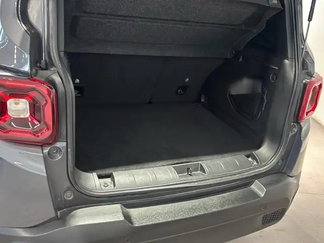 Jeep Renegade view 15