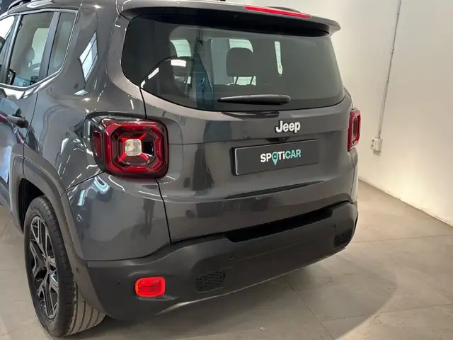 Jeep Renegade view 5