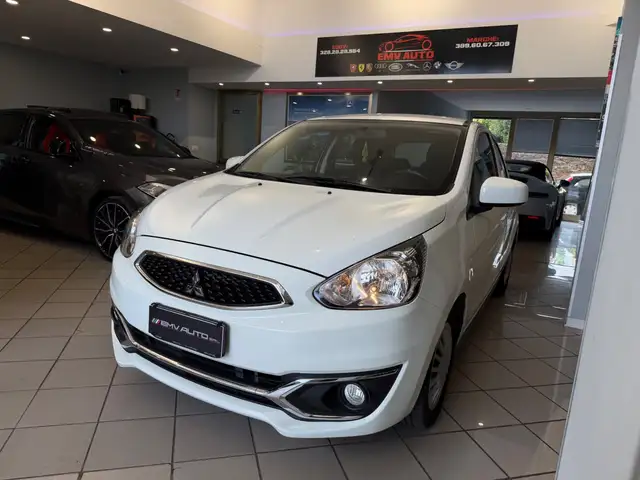 Mitsubishi Space Star view 3