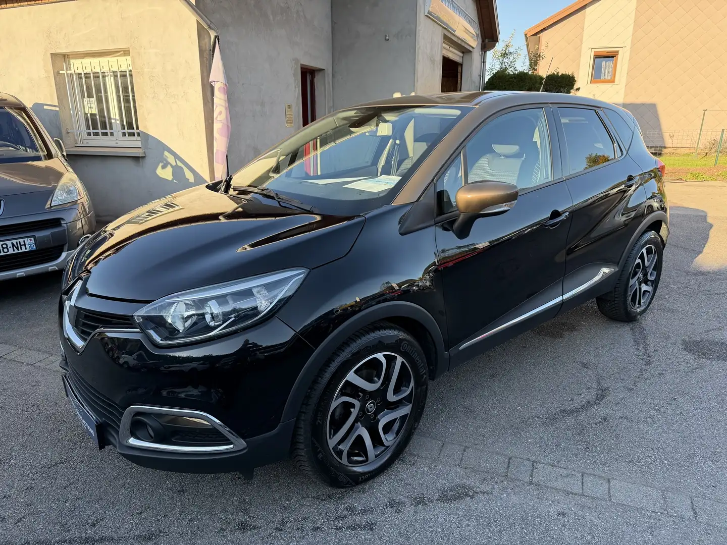 Renault Captur 1.5 DCI 110CH STOP\u0026START ENERGY INTENS EURO6 2016 Schwarz - 1