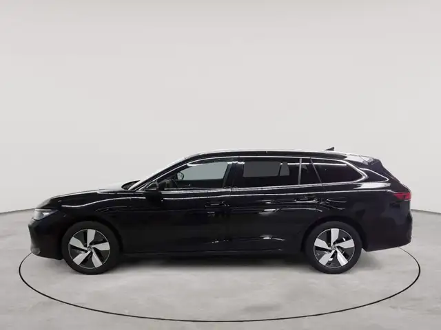 Volkswagen Passat view 6