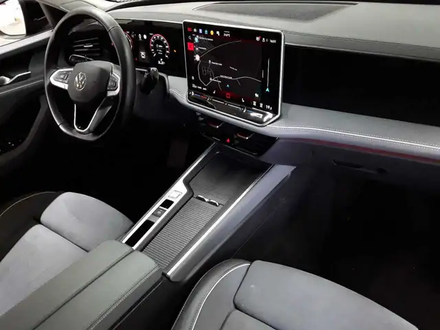 Volkswagen Passat view 9