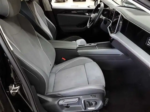 Volkswagen Passat view 8