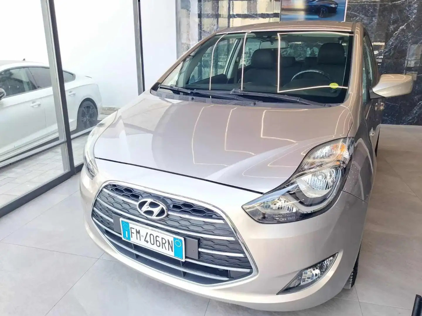 Hyundai iX20 1.4 90 CV XPossible (Garanzia 12 Mesi) Grigio - 2