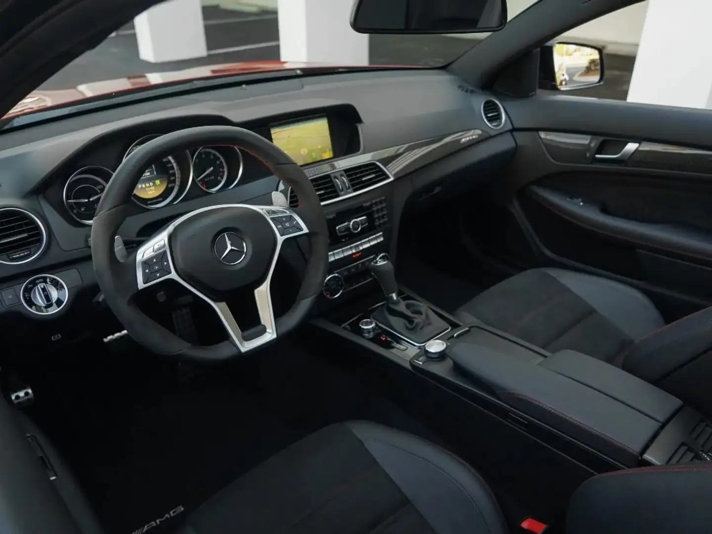 Mercedes-Benz C 63 AMG Black Series Coupe Червоний - 1