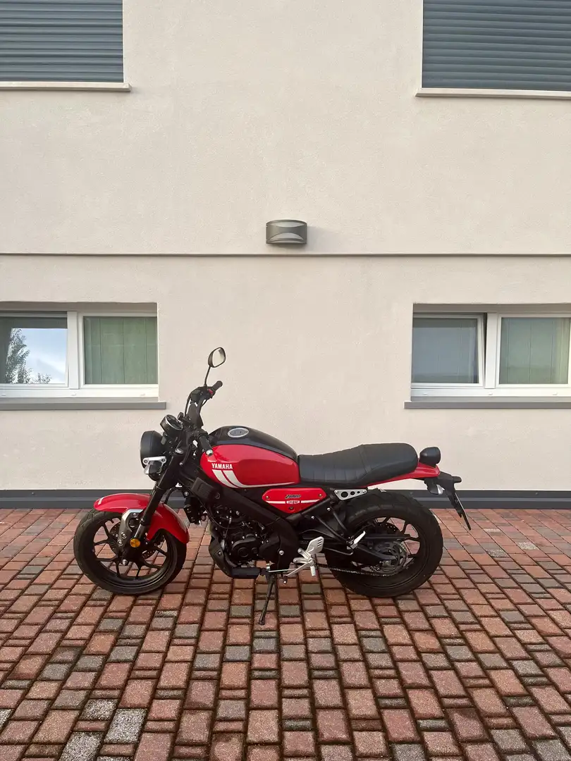 Yamaha XSR 125 Roşu - 1