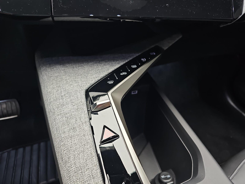 Peugeot 5008 5008 1.2 HYBRID 145 E-DSC6 ALLURE KLIMA LED 7-S DA — photo 12