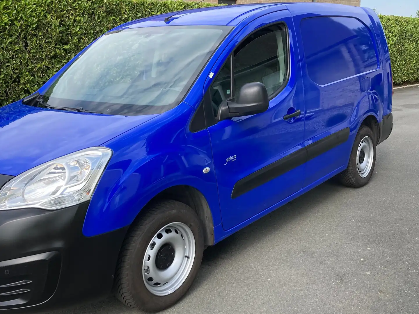 Peugeot Partner 2018 diesel  lichte vracht lang chassi +3plaatsen Bleu - 2
