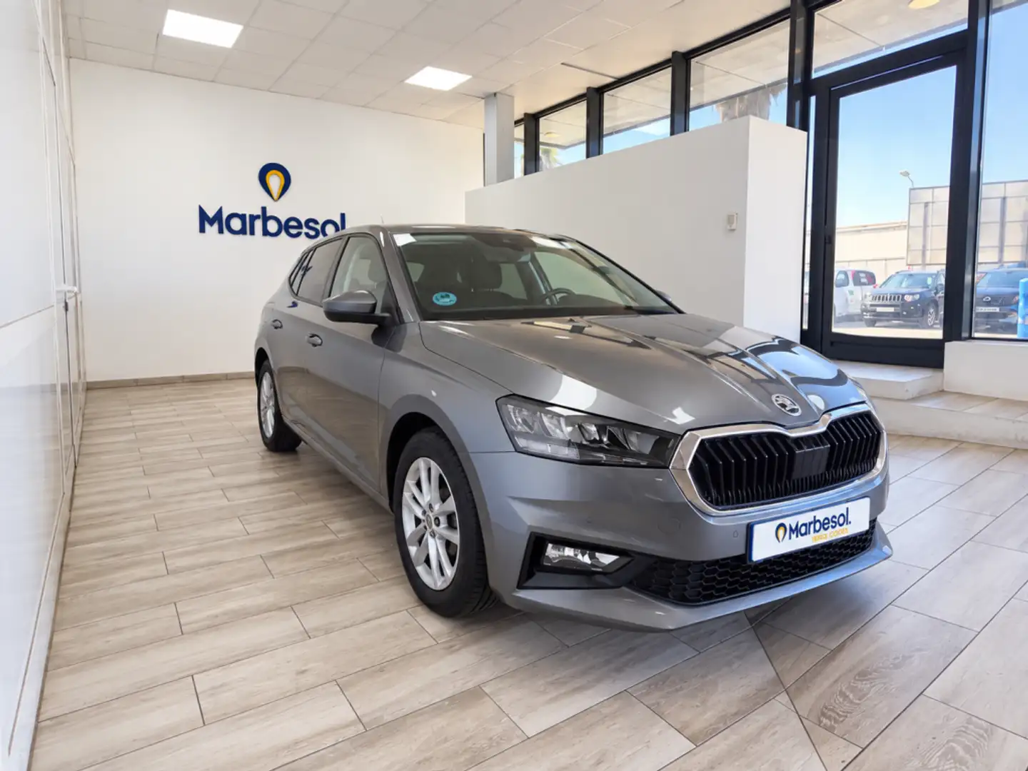 Skoda Fabia 1.0 TSI Design DSG 85kW Gris - 2