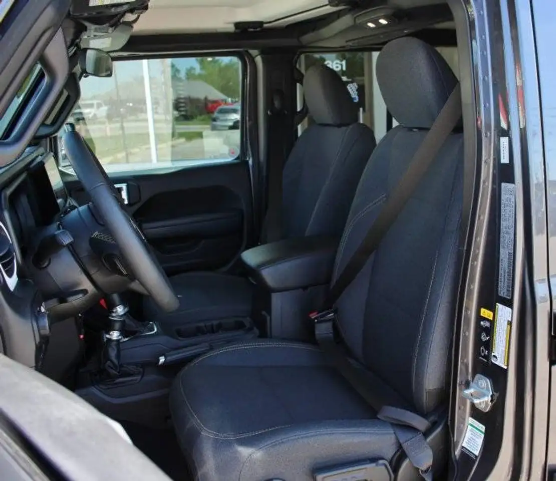 Jeep Wrangler photo Jeep Wrangler