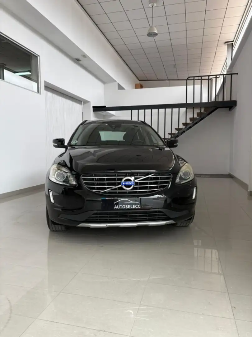 Volvo XC60 D3 Kinetic 136 Negro - 1