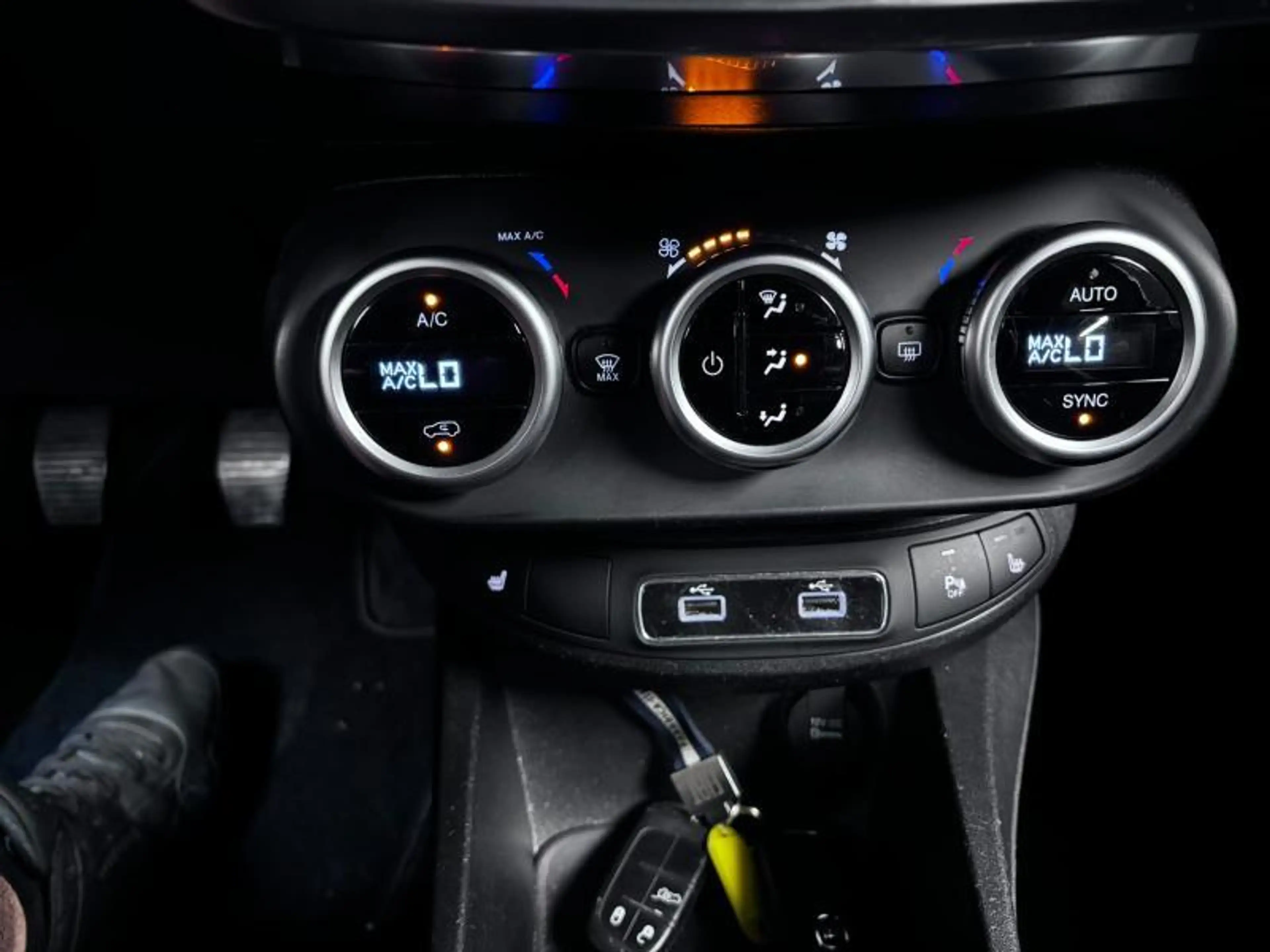 Fiat 500X Club Edition — photo 14