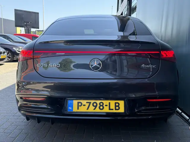 Mercedes-Benz Eqs view 9