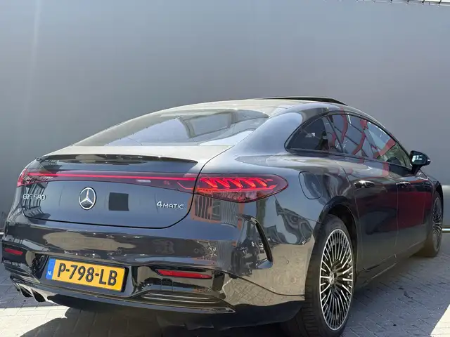 Mercedes-Benz Eqs view 2