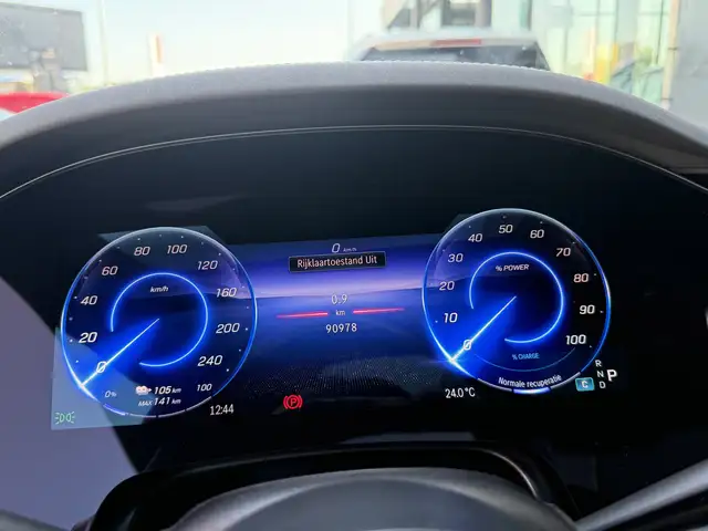Mercedes-Benz Eqs view 27