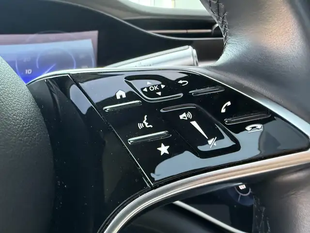 Mercedes-Benz Eqs view 28