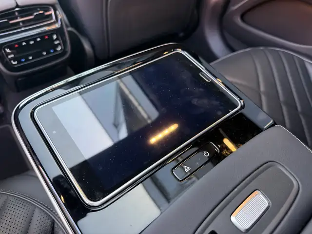 Mercedes-Benz Eqs view 18