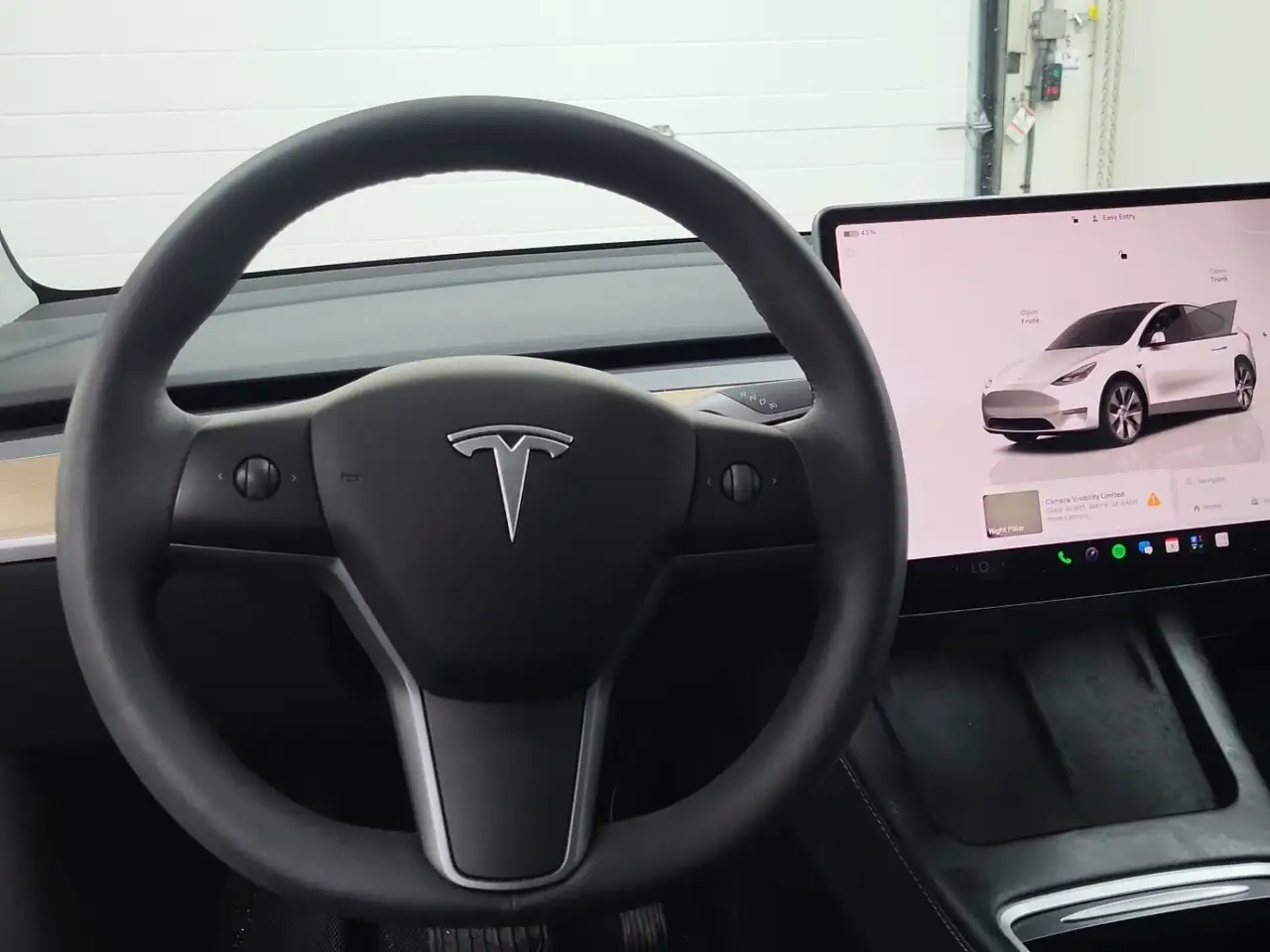 Tesla Model Y снимка Tesla Model Y