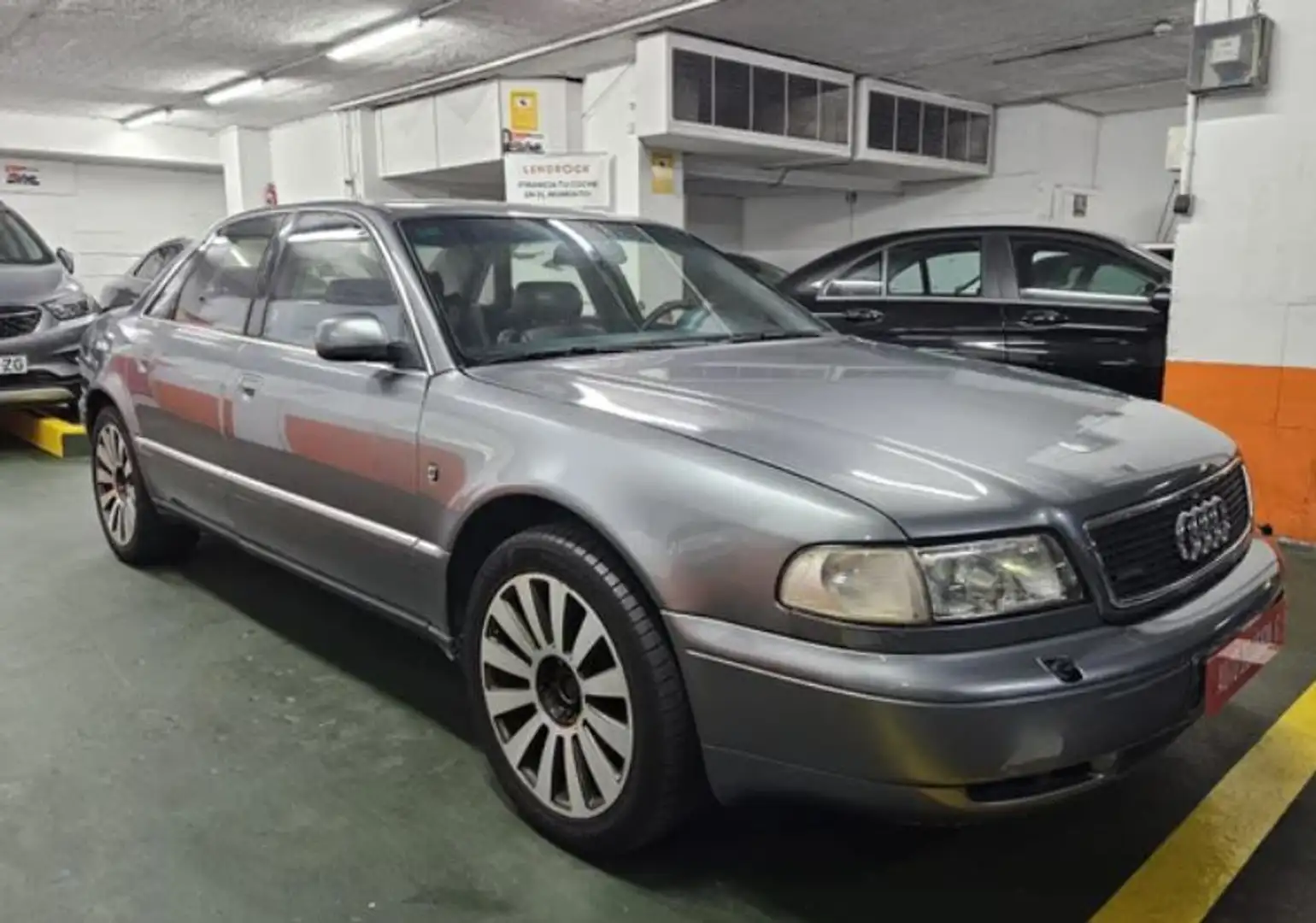 Audi A8 4.2 quattro Tiptronic - 1