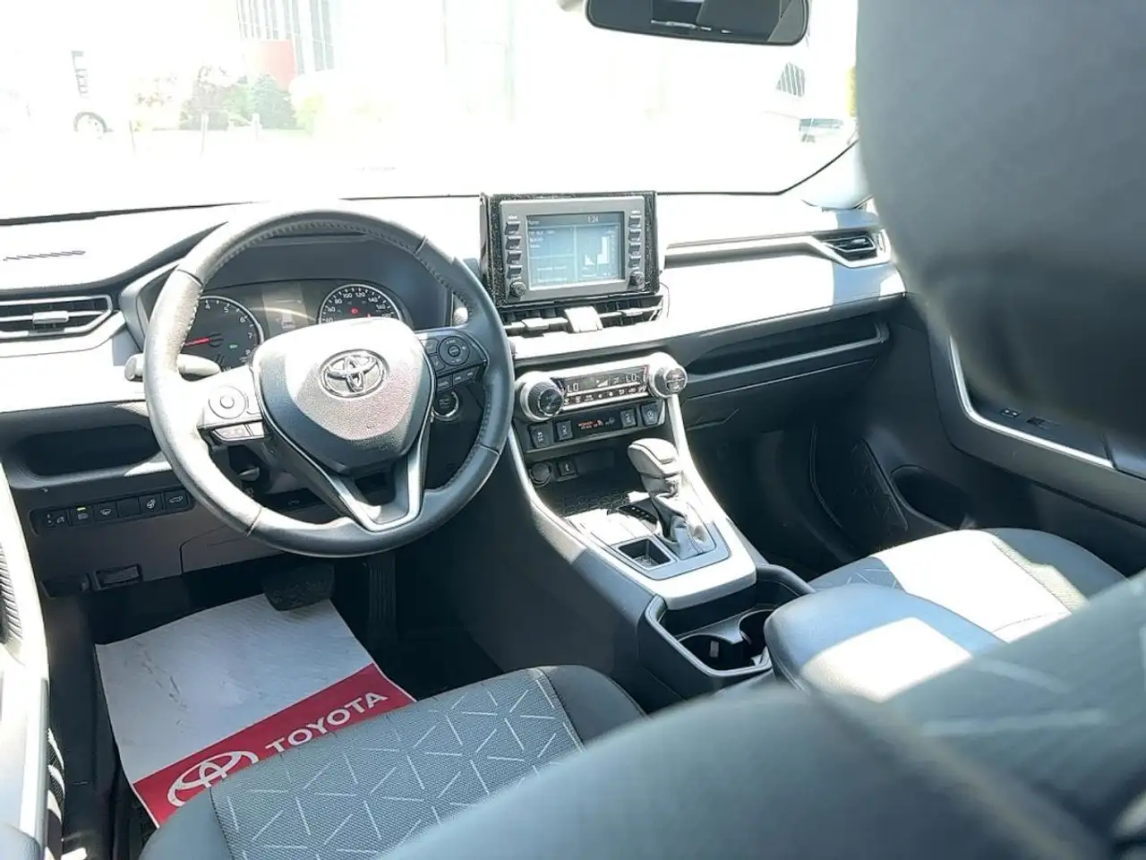 Toyota RAV 4 снимка Toyota RAV 4